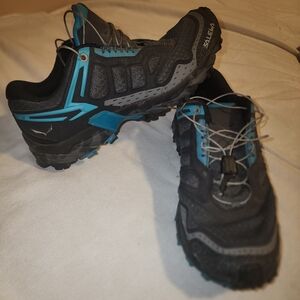 Salewa Men's Black and Blue Athletic Shoes